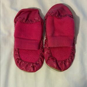 Hanna Andersson Hot Pink Kids Moccasin Slippers
